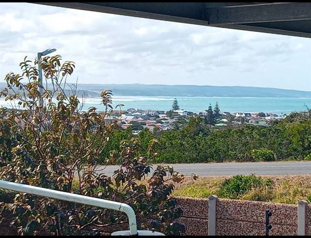 3 BEDROOM HOUSE FOR SALE IN STILBAAI-WES